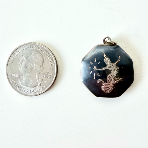 Vintage Double-Sided Siam Sterling Niello Pendant - Thai Dancer Mekkala 4.10g - Picture 4 of 11
